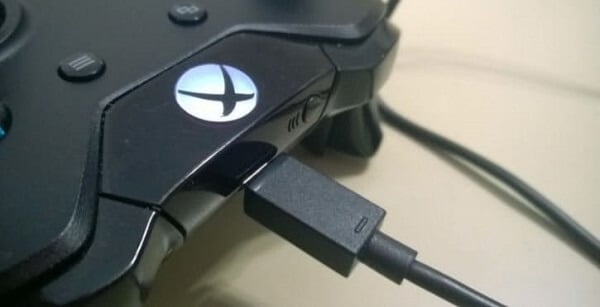 Replace the damaged cable of the controller