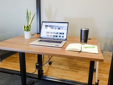 UPLIFT V2 Standing Desk