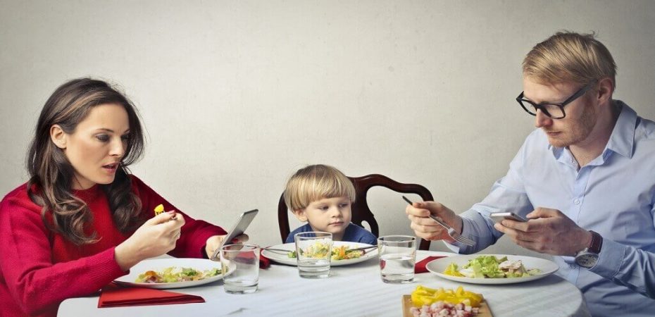 Is Technology Threatening the Traditional Family Unit?
