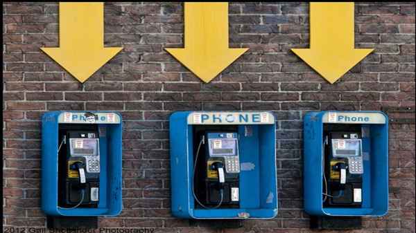 Understanding the Importance of Pay Phones